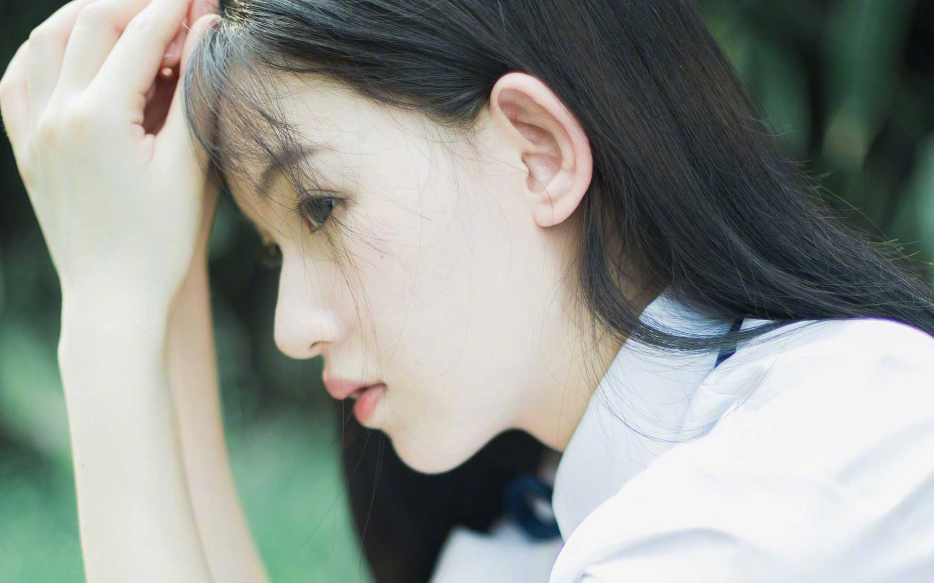 法兰克福球员展现出强大实力，轻松击败对手，足球法兰克福